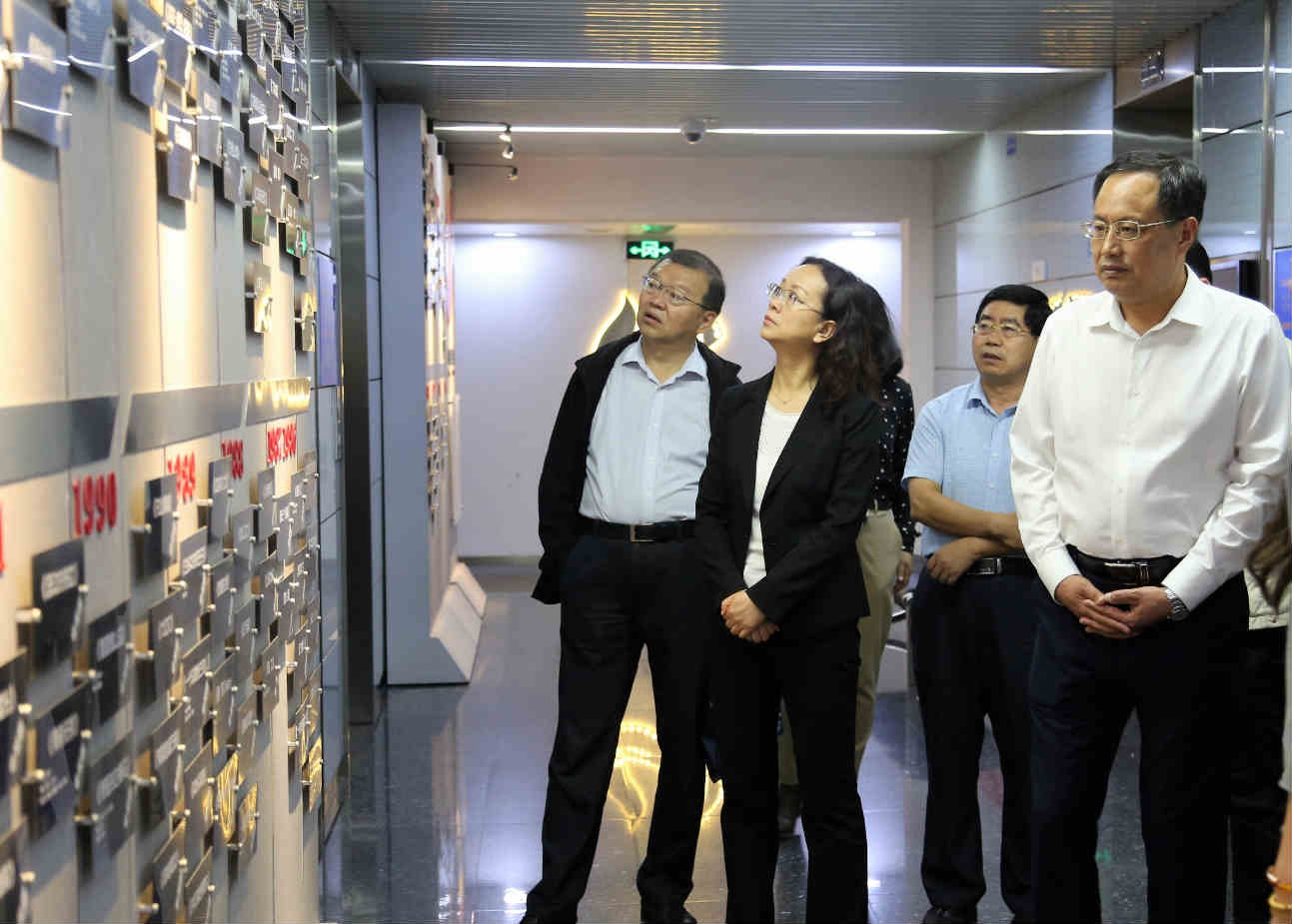 青海省广播电影电视局局长申红兴一行调研色情视频
集团 青海省广播电影电视局局长申红兴一行调研色情视频
集团