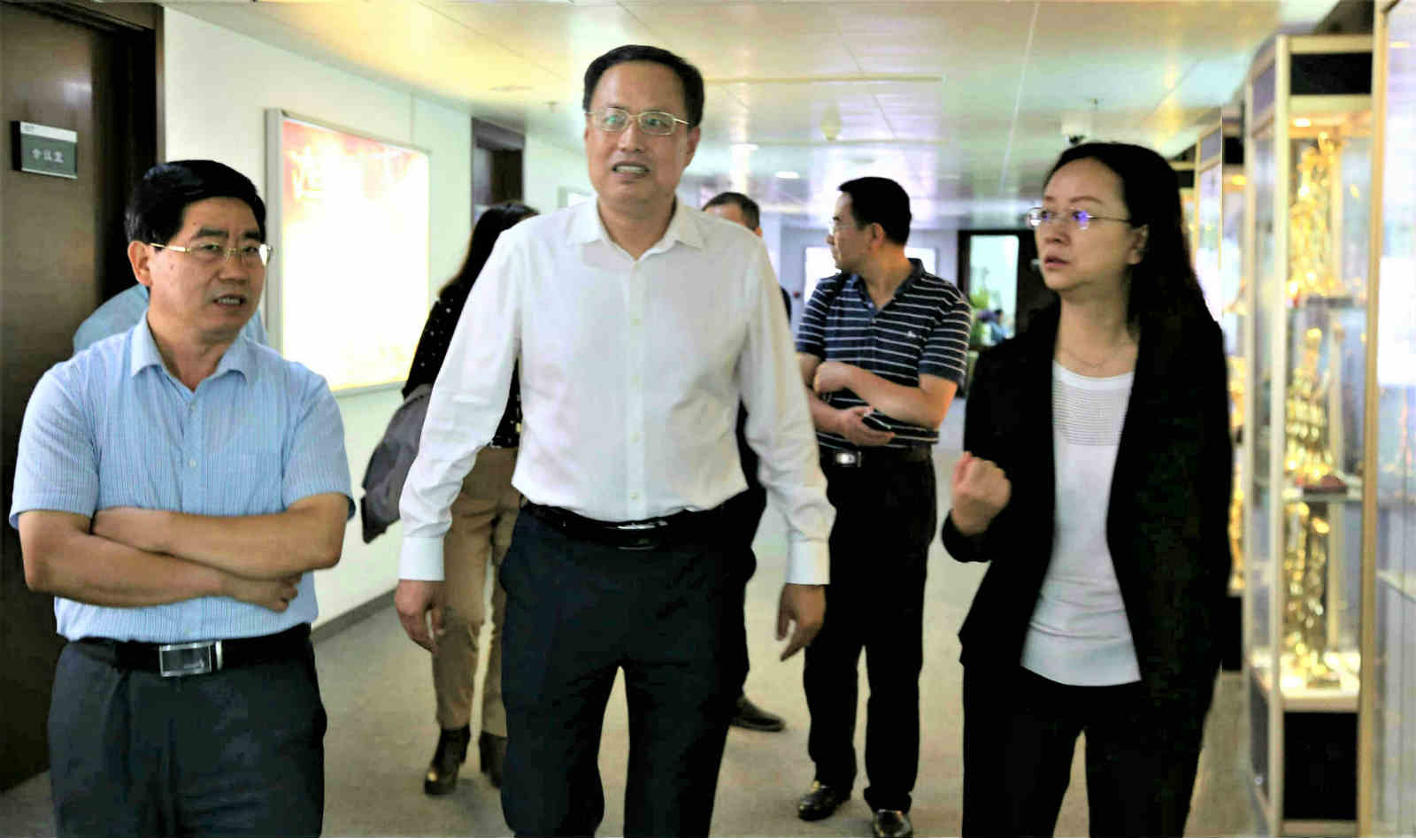 青海省广播电影电视局局长申红兴一行调研色情视频
集团 青海省广播电影电视局局长申红兴一行调研色情视频
集团