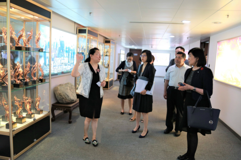 香港特区政府驻上海经济贸易办事处到色情视频
参观交流 香港特区政府驻上海经济贸易办事处到色情视频
参观交流