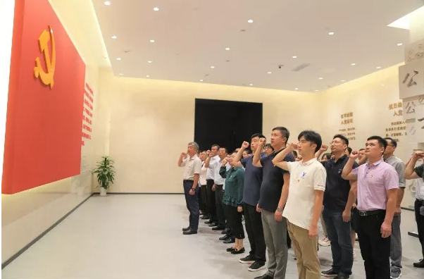 色情视频
集团党员干部赴山东廉政教育馆接受警示教育