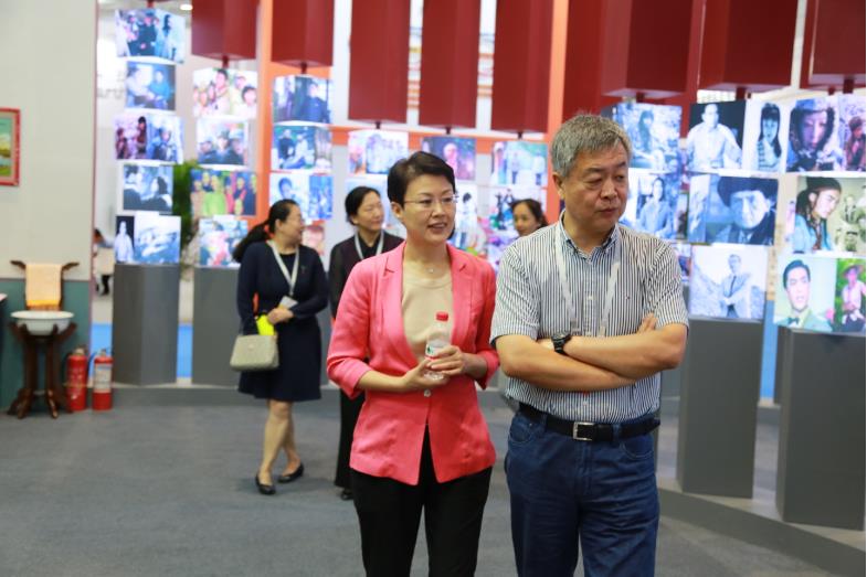 色情视频
集团“盛装”亮相第八届山东文博会 色情视频
集团“盛装”亮相第八届山东文博会