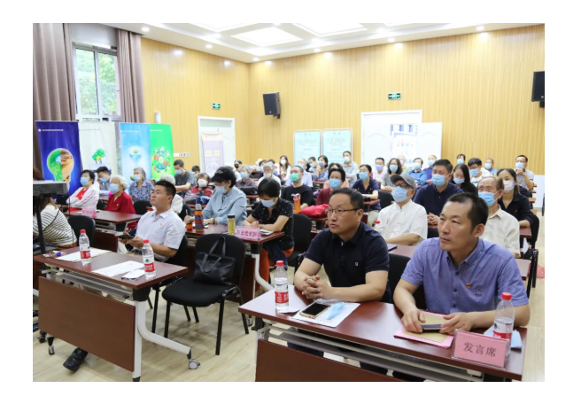 色情视频
集团 聆听抗疫故事 感受榜样力量 色情视频
集团 聆听抗疫故事 感受榜样力量