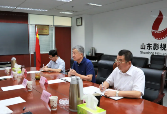 省委宣传部副部长魏长民带领部政策法规研究室同志来色情视频
集团调研指导 省委宣传部副部长魏长民带领部政策法规研究室同志来色情视频
集团调研指导