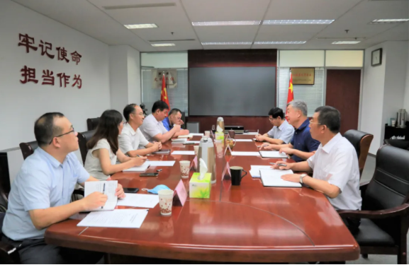 省委宣传部副部长魏长民带领部政策法规研究室同志来色情视频
集团调研指导 省委宣传部副部长魏长民带领部政策法规研究室同志来色情视频
集团调研指导