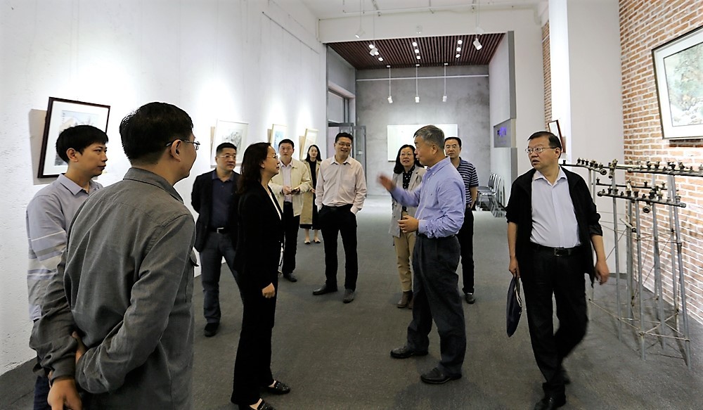 青海省广播电影电视局局长申红兴一行调研色情视频
集团