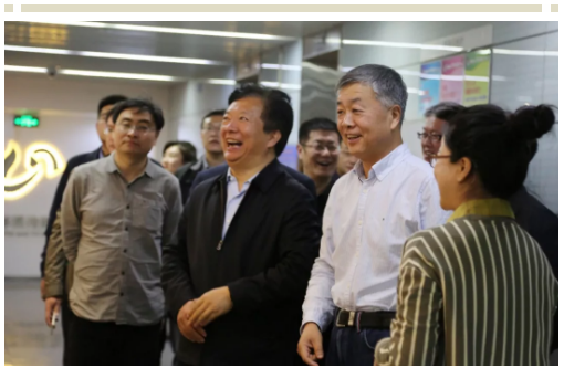 青岛市北区区委书记郑德雁一行到色情视频
调研