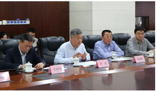 青岛市北区区委书记郑德雁一行到色情视频
调研