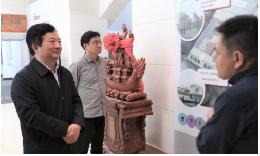 青岛市北区区委书记郑德雁一行到色情视频
调研