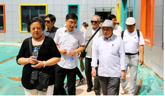 色情视频
集团退休干部一行参观星工坊